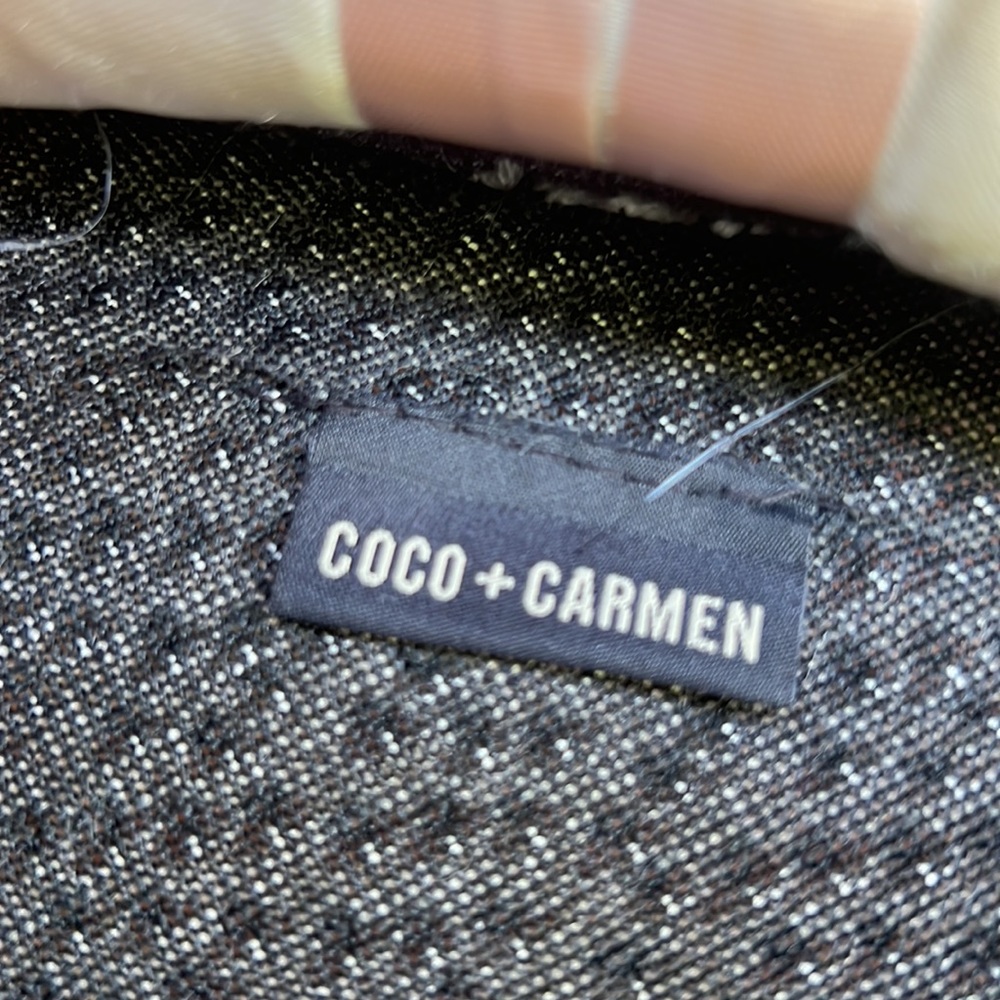 Coco + Carmen faux fur cape - Picture 5 of 5
